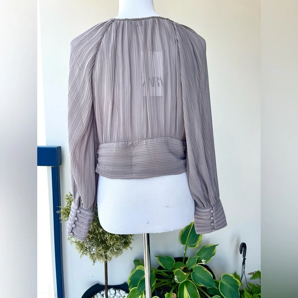 🌿 NWT Zara Sheer Grey Pleated Blouse, L